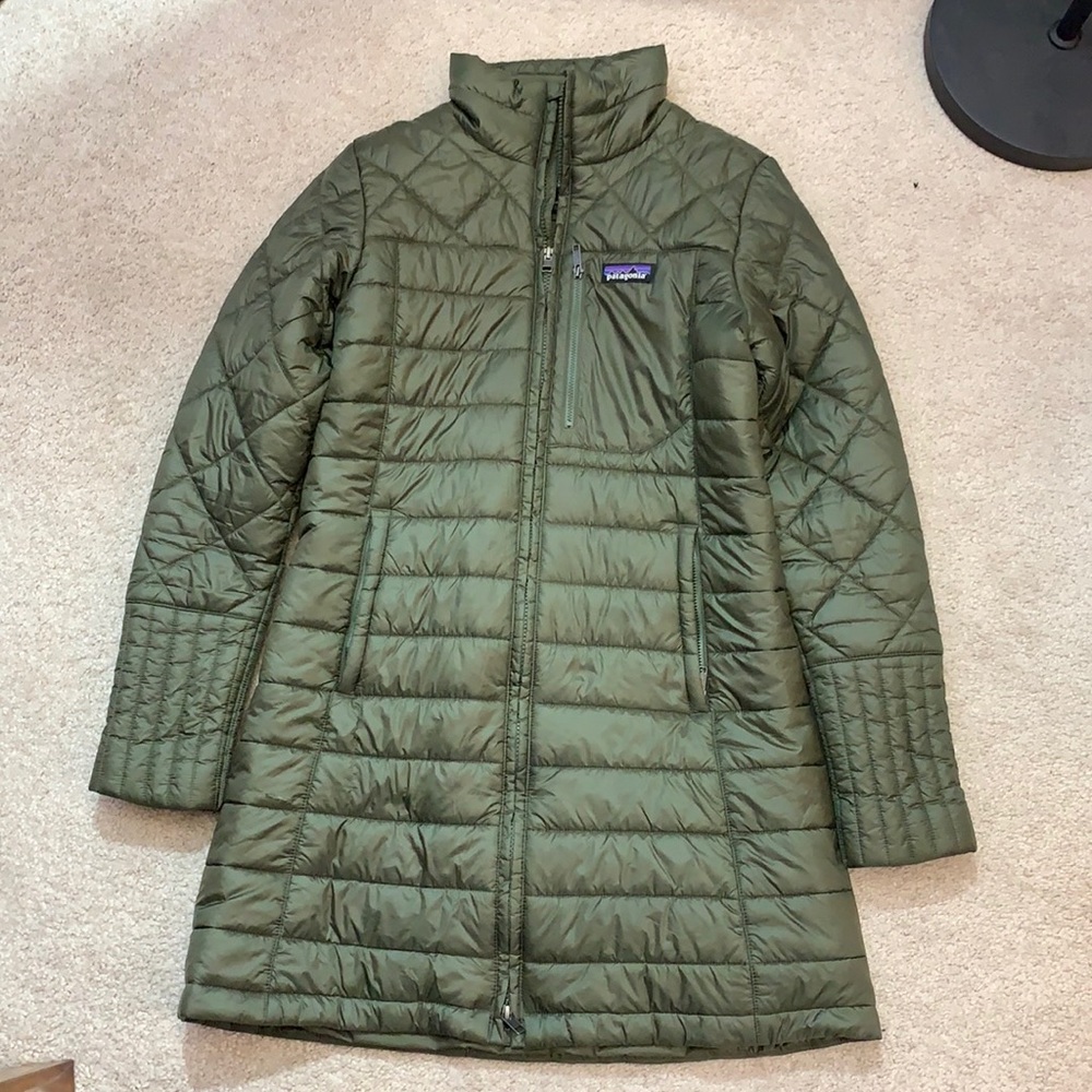 Patagonia green coat small